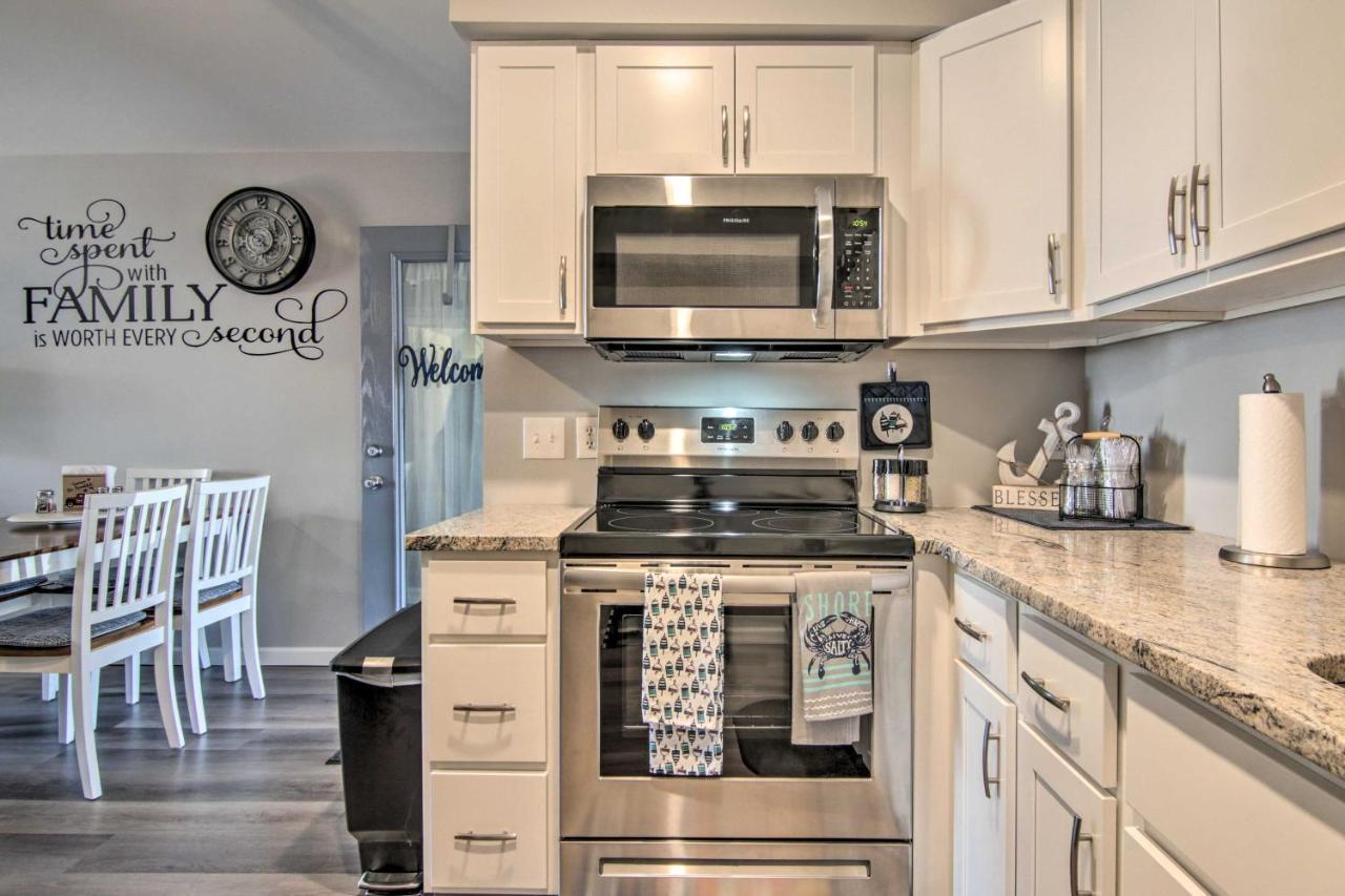 Airy Ocean City Condo On Canal Front With Deck! Exterior foto
